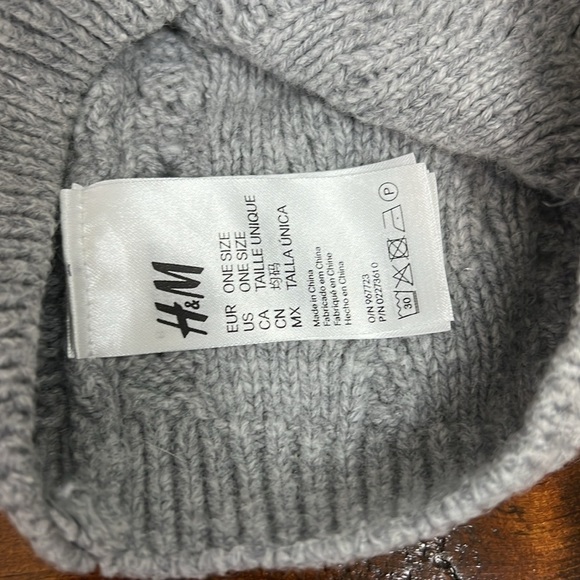 Gray Slouch Hat Beanie | H&M Beanie Cable Knit - Picture 2 of 7